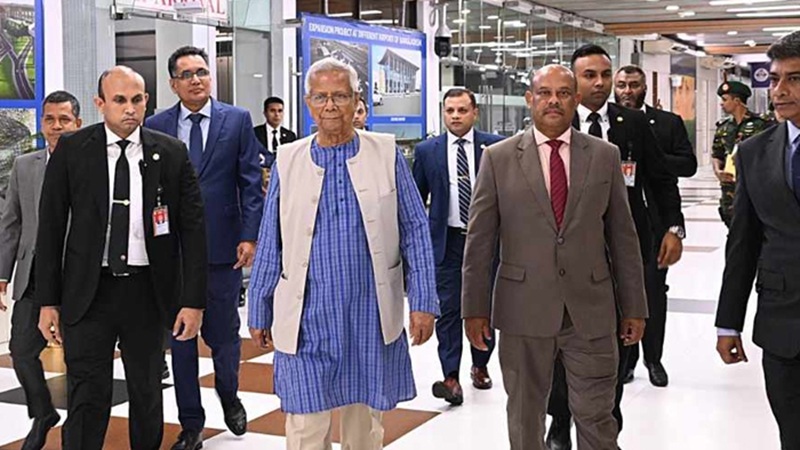 চার দিনের সফরে লন্ডন গেলেন প্রধান উপদেষ্টা,রাজা চার্লসের কাছ থেকে নেবেন আন্তর্জাতিক সম্মাননা